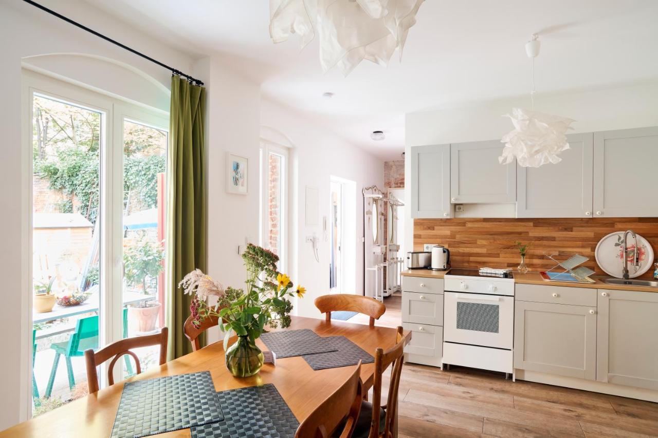 Beautiful And Cozy Remise For Up To 6 Guests Apartment Berlin Bagian luar foto